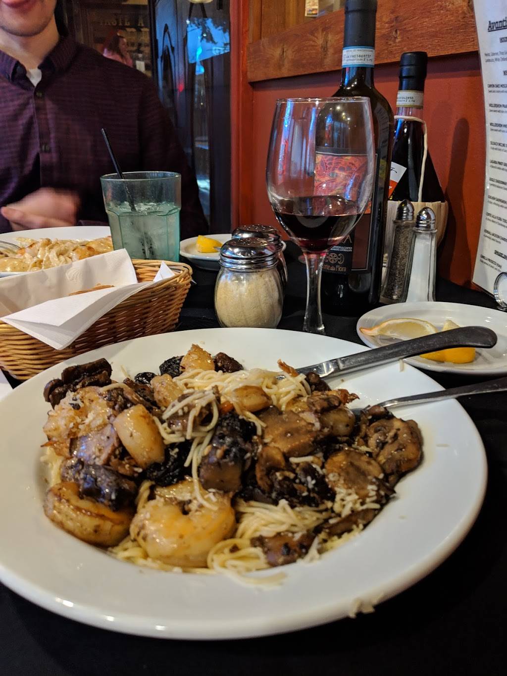 Avantis Italian Restaurant & Pub | restaurant | 119 S Main St #1, Verona, WI 53593, USA | 6088483315 OR +1 608-848-3315