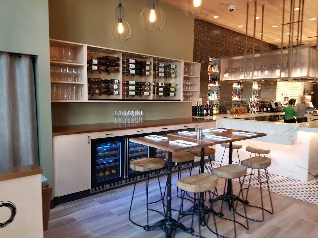 VIVO Italian Kitchen | restaurant | 100 Universal City Plaza, Los Angeles, CA 90068, USA | 8186220424 OR +1 818-622-0424