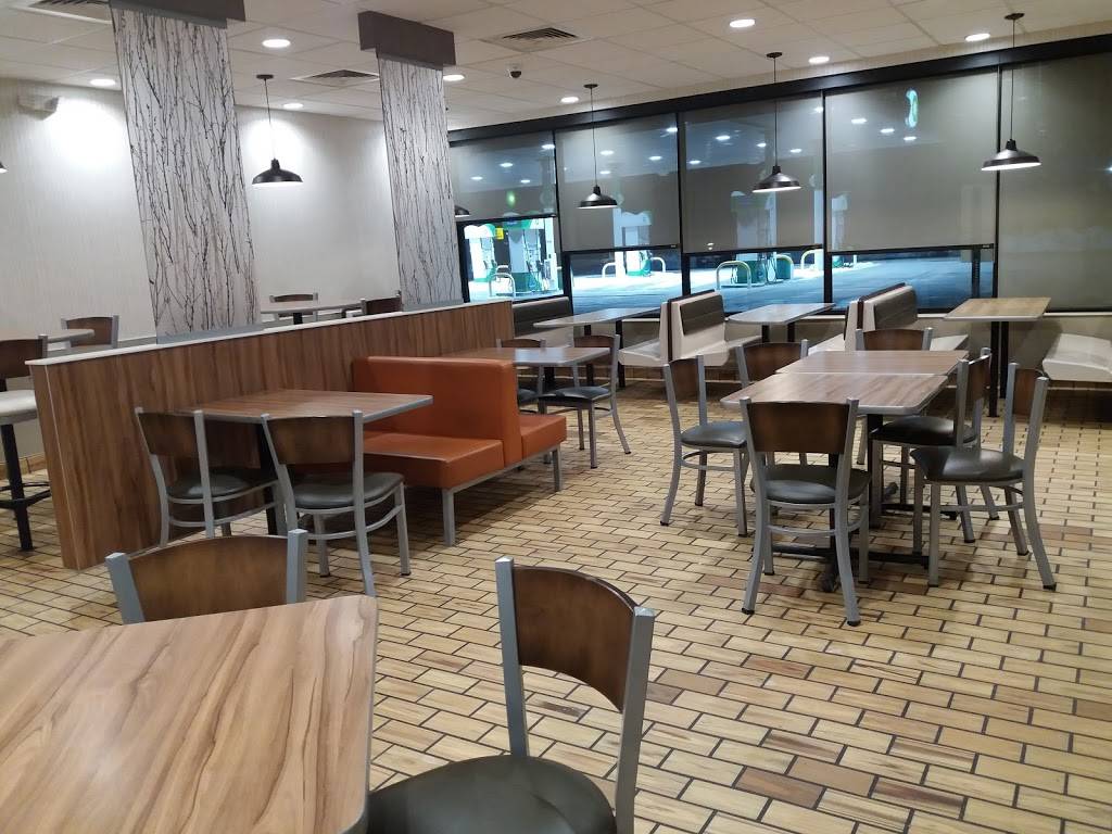 McDonalds | cafe | 1403 N Walnut St, Colfax, IA 50054, USA | 5156749016 OR +1 515-674-9016