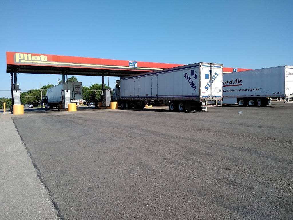 Pilot Travel Center | restaurant | 3000 N 32nd St, Muskogee, OK 74401, USA | 9186867856 OR +1 918-686-7856