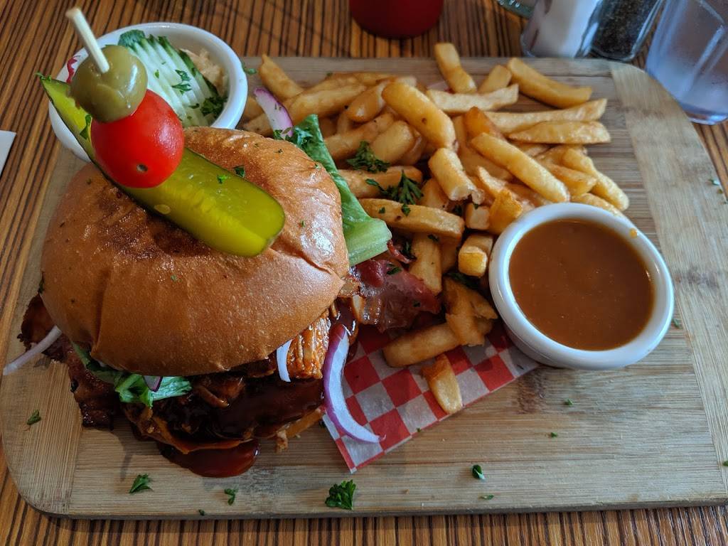 Dégustateur | restaurant | 2222 Rue King E, Sherbrooke, QC J1G 5G8, Canada | 8193464748 OR +1 819-346-4748