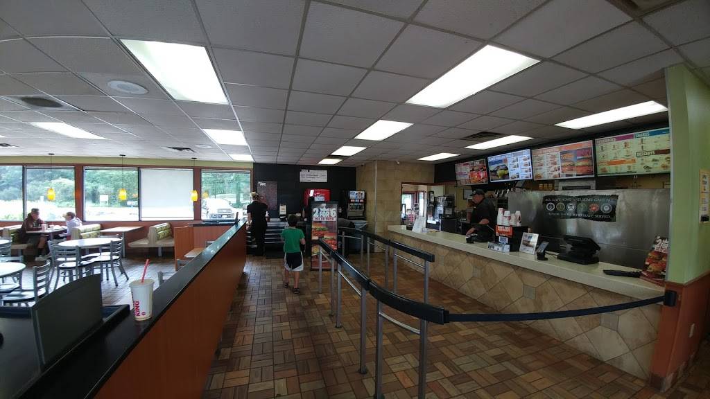 Burger King | restaurant | 909 WI-54, Black River Falls, WI 54615, USA | 7152842900 OR +1 715-284-2900