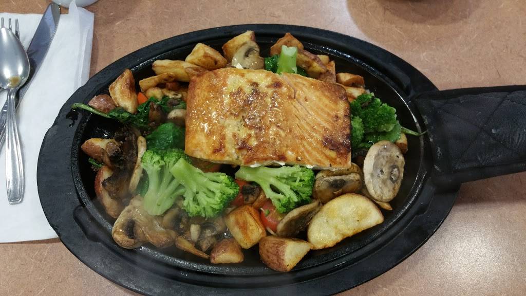 Dennys | restaurant | 18989 Bear Valley Rd, Apple Valley, CA 92308, USA | 7609617400 OR +1 760-961-7400