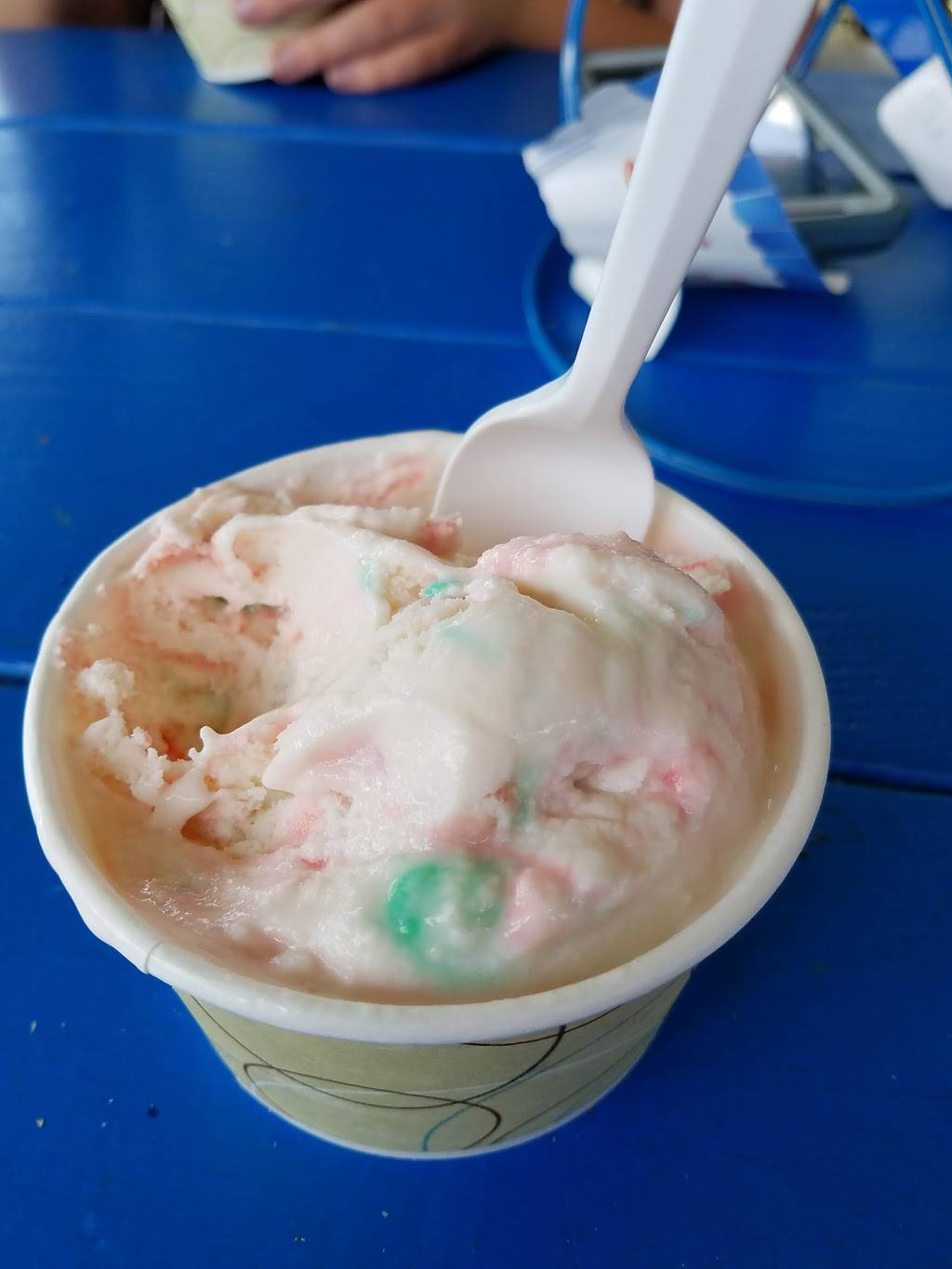 Alvin Rondeaus Dairy Bar | restaurant | 1300 Ware St, Palmer, MA 01069, USA | 4132835281 OR +1 413-283-5281