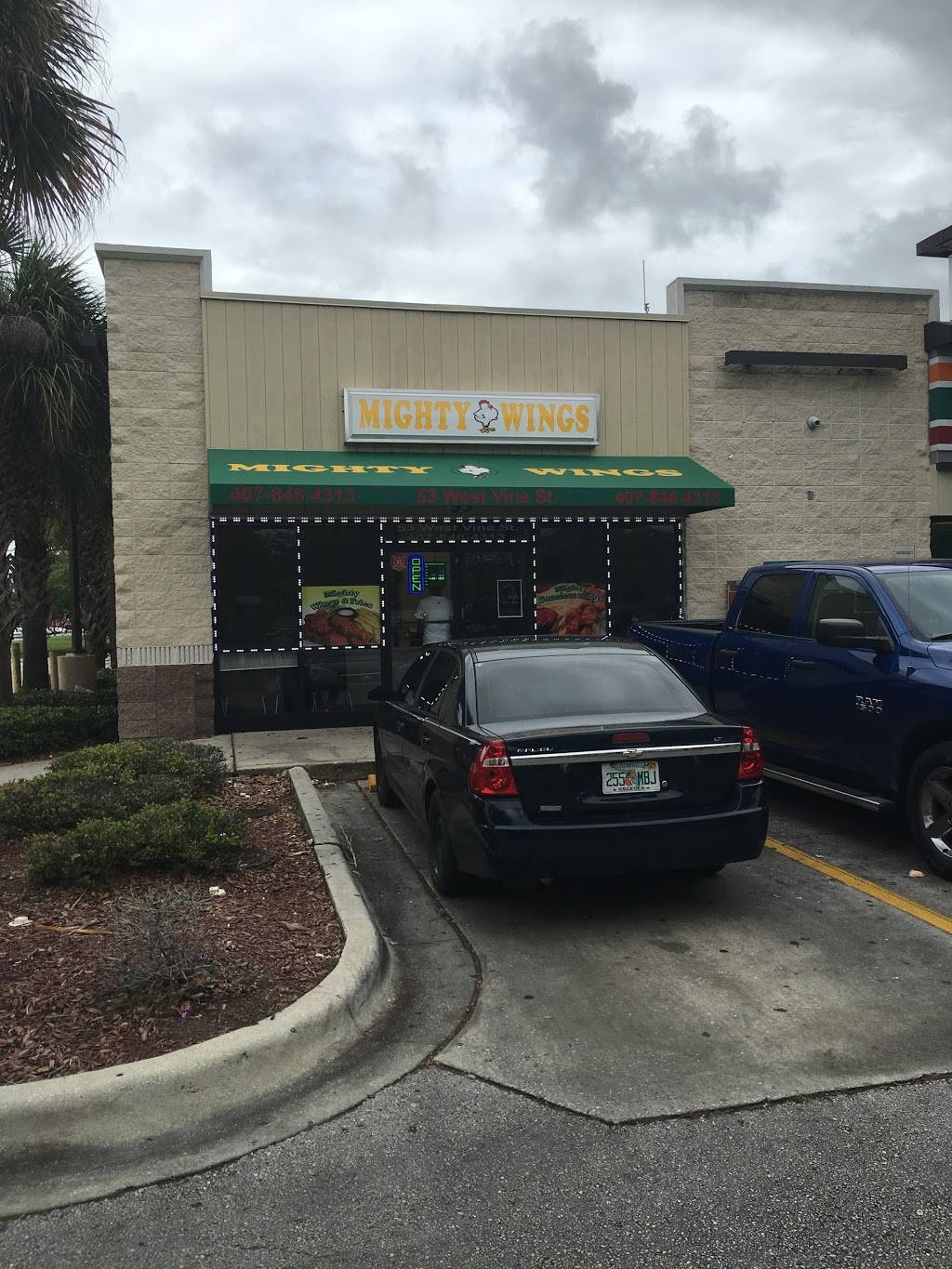 Mighty Wings | restaurant | 53 W Vine St, Kissimmee, FL 34741, USA | 4078464313 OR +1 407-846-4313