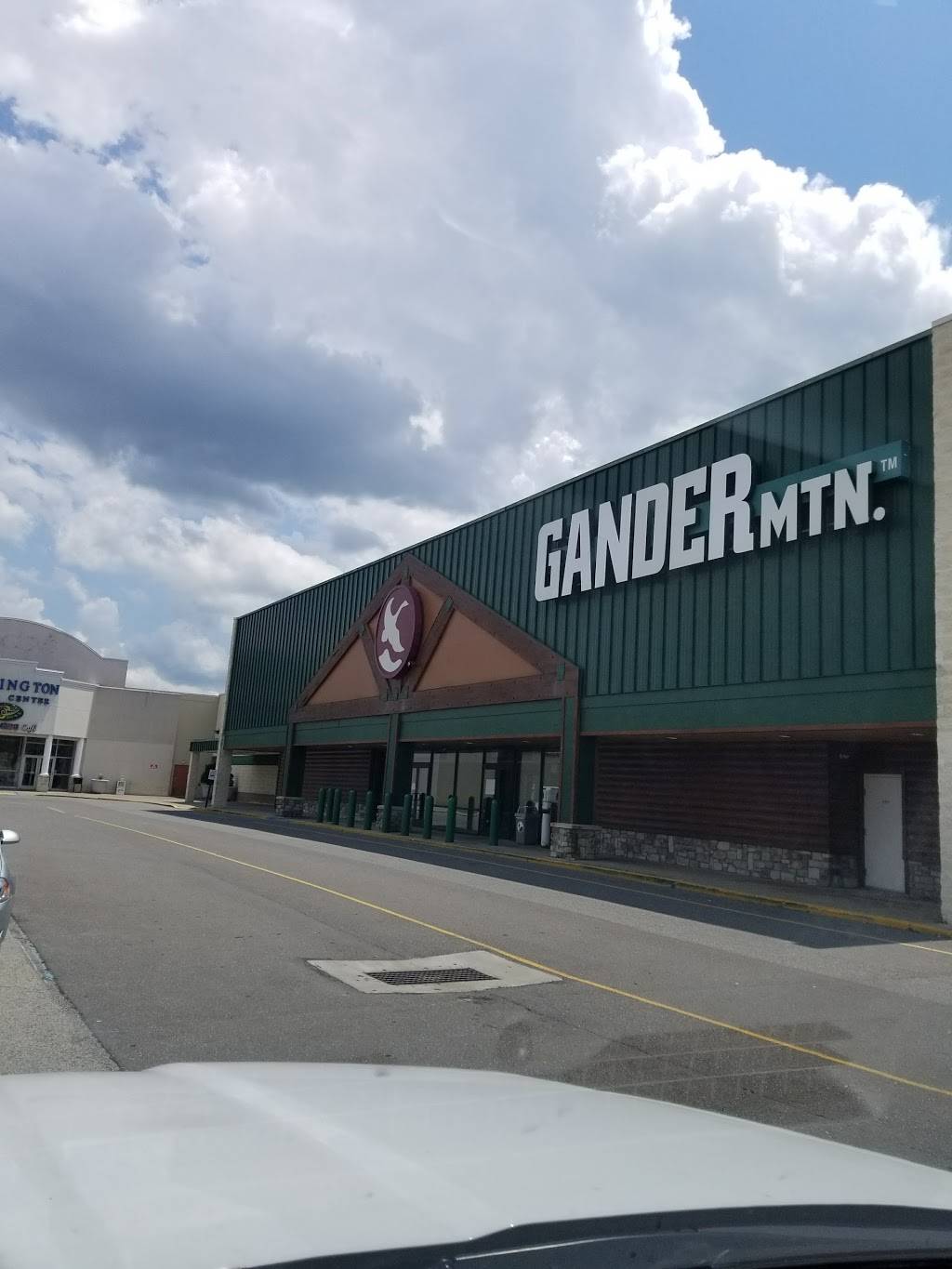 Washington Crown Center | shopping mall | 1500 W Chestnut St, Washington, PA 15301, USA | 7242284270 OR +1 724-228-4270