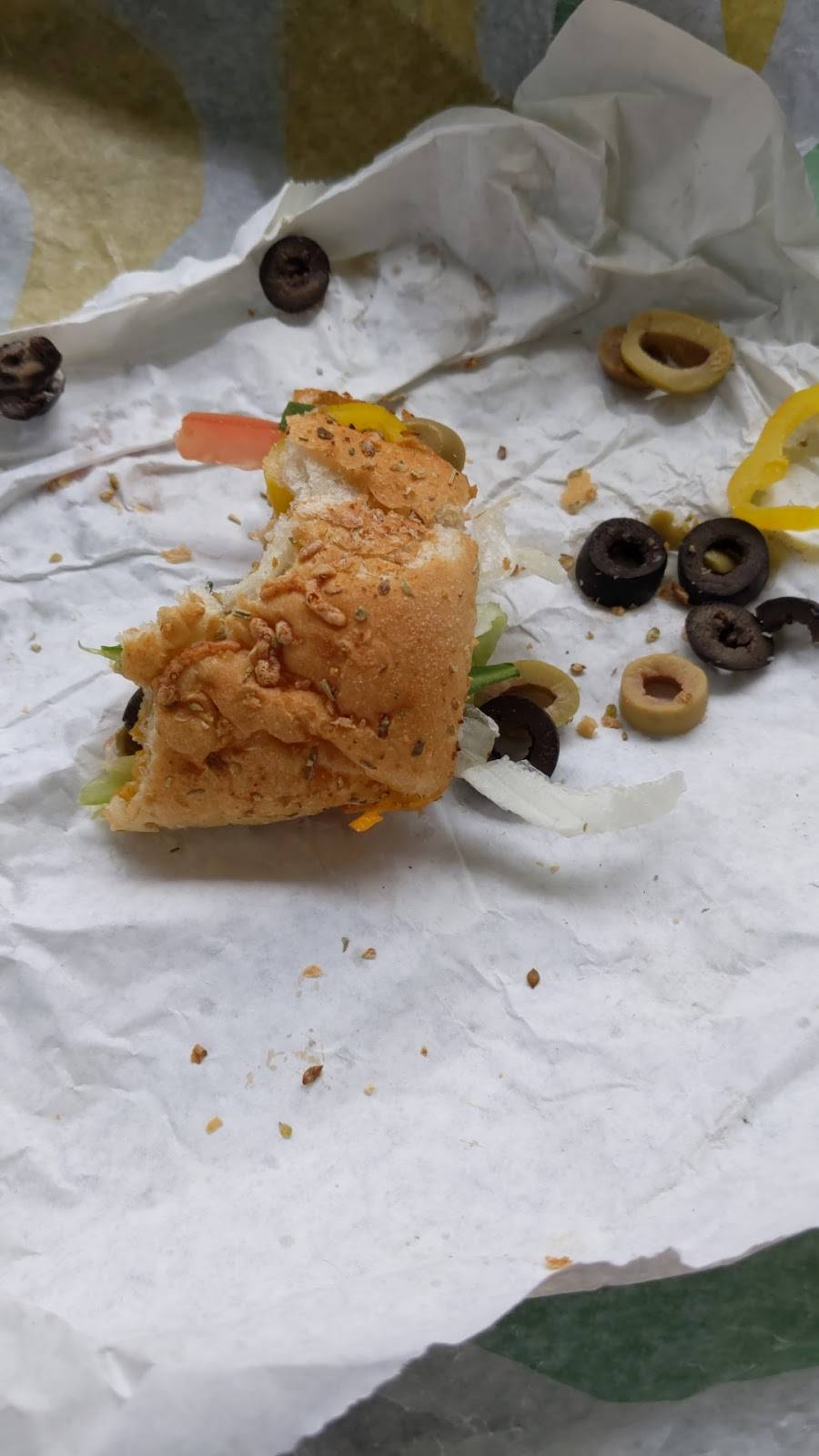 Subway | restaurant | Beacon Hill Plaza, 2501 Guelph Line Unit 10, Burlington, ON L7P 4M7, Canada | 9053353400 OR +1 905-335-3400