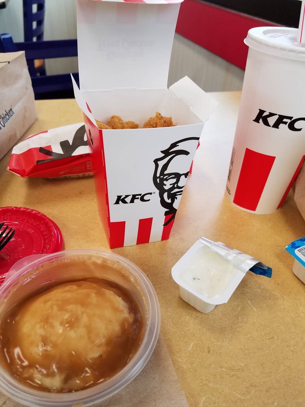 KFC | restaurant | 37495 US-26, Sandy, OR 97055, USA | 5036689844 OR +1 503-668-9844