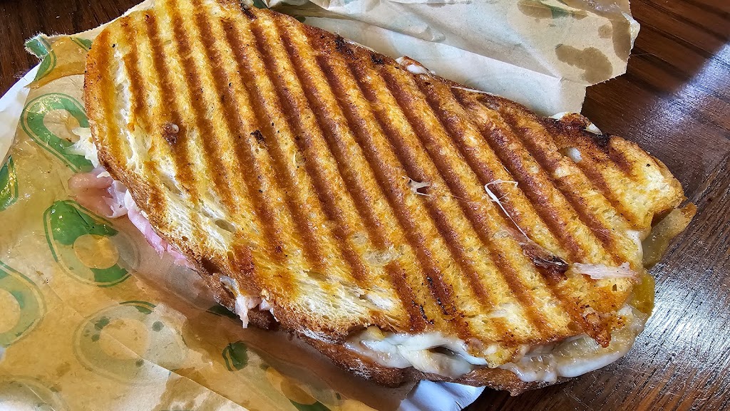 D’S Meats and Paninis | restaurant | 5404 N Calumet Ave, Valparaiso, IN 46383, USA | 2194779952 OR +1 219-477-9952