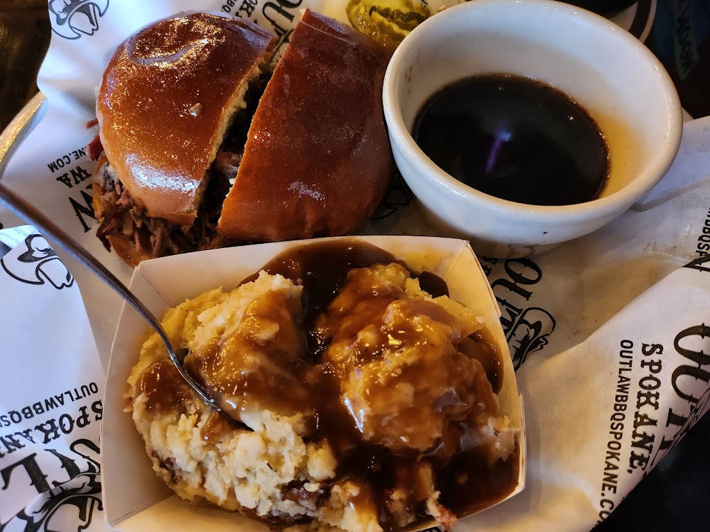 Outlaw BBQ & Catering Market | restaurant | River Ridge Shopping Center, 4427 W Wellesley Ave, Spokane, WA 99205, USA | 5098680260 OR +1 509-868-0260