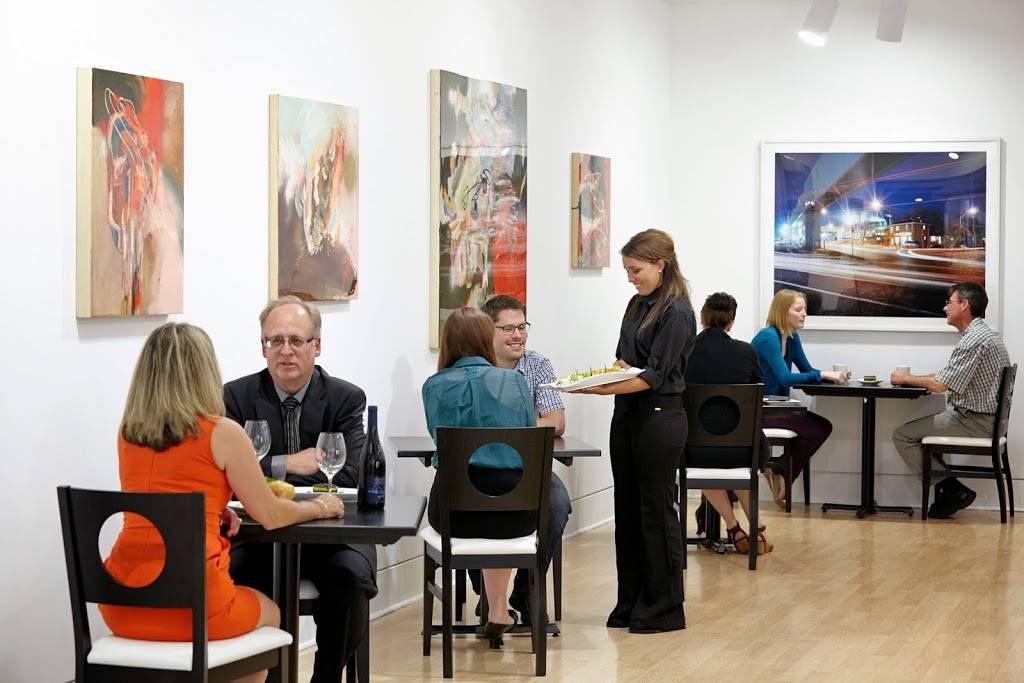 Horse and Train Bistro | restaurant | 123 King St W, Hamilton, ON L8P 4S8, Canada | 9055276610221 OR +1 905-527-6610 ext. 221