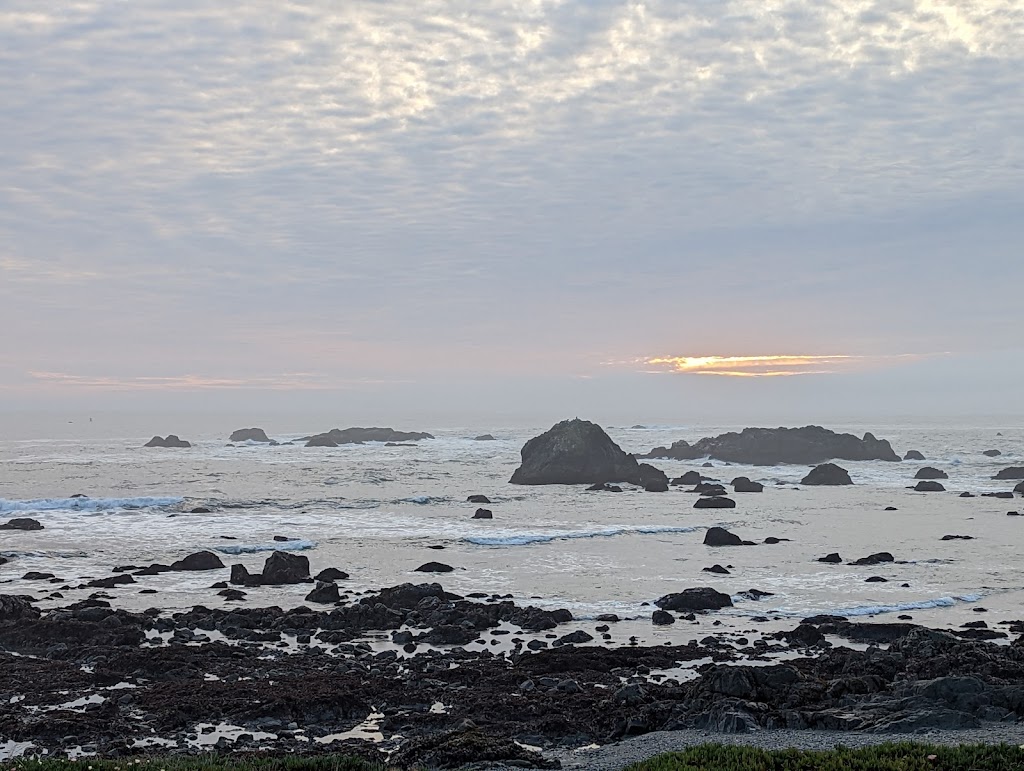 Seaside Restaurant & Bar | restaurant | 100 A St, Crescent City, CA 95531, USA | 7074655400 OR +1 707-465-5400