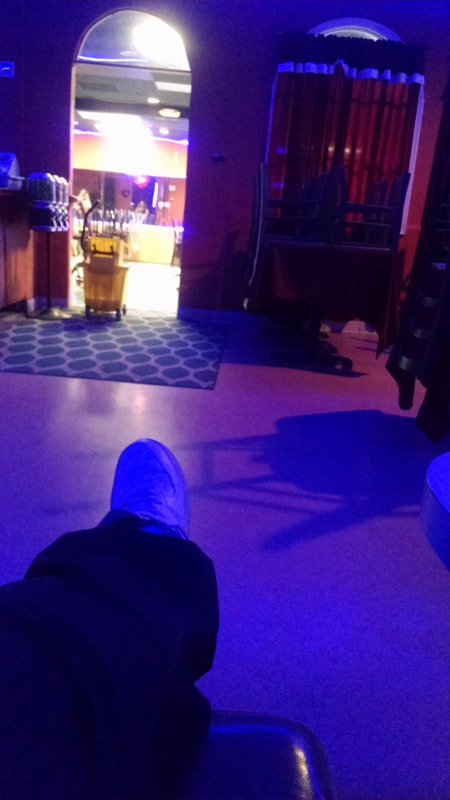 Malibu Sports Grill and Bar | restaurant | 8265 Shoppers Square, Manassas, VA 20111, USA | 5712299653 OR +1 571-229-9653