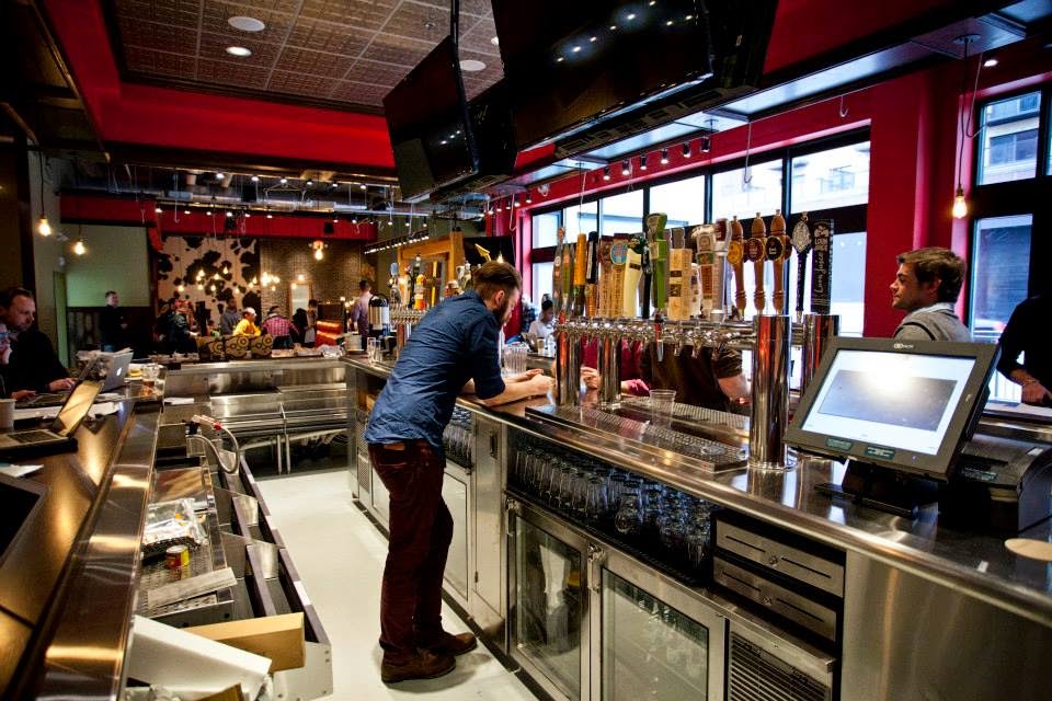 Red Cow North Loop | restaurant | 208 N 1st Ave, Minneapolis, MN 55401, USA | 6122380050 OR +1 612-238-0050
