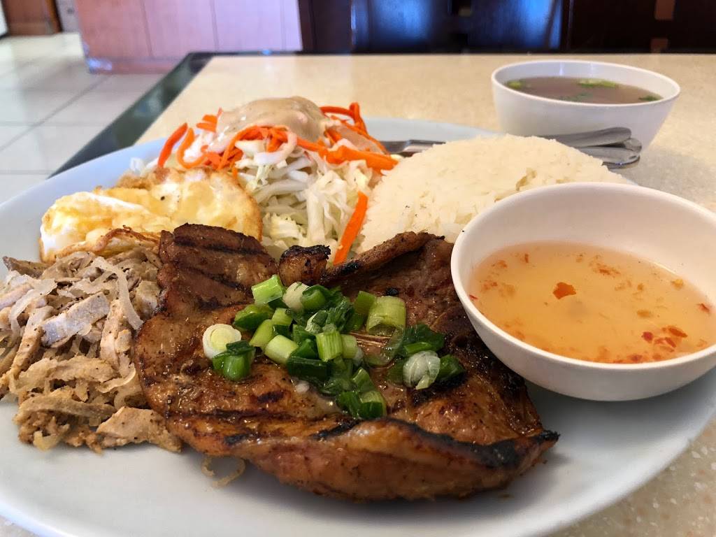 Pho Tai | restaurant | 16876 Southcenter Pkwy, Tukwila, WA 98188, USA | 2065750444 OR +1 206-575-0444