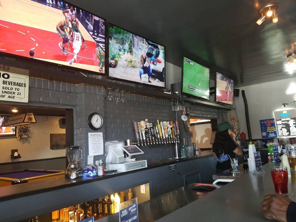 Coachs Corner Bar & Grill | restaurant | 13708 S Inglewood Ave, Hawthorne, CA 90250, USA | 4244564849 OR +1 424-456-4849