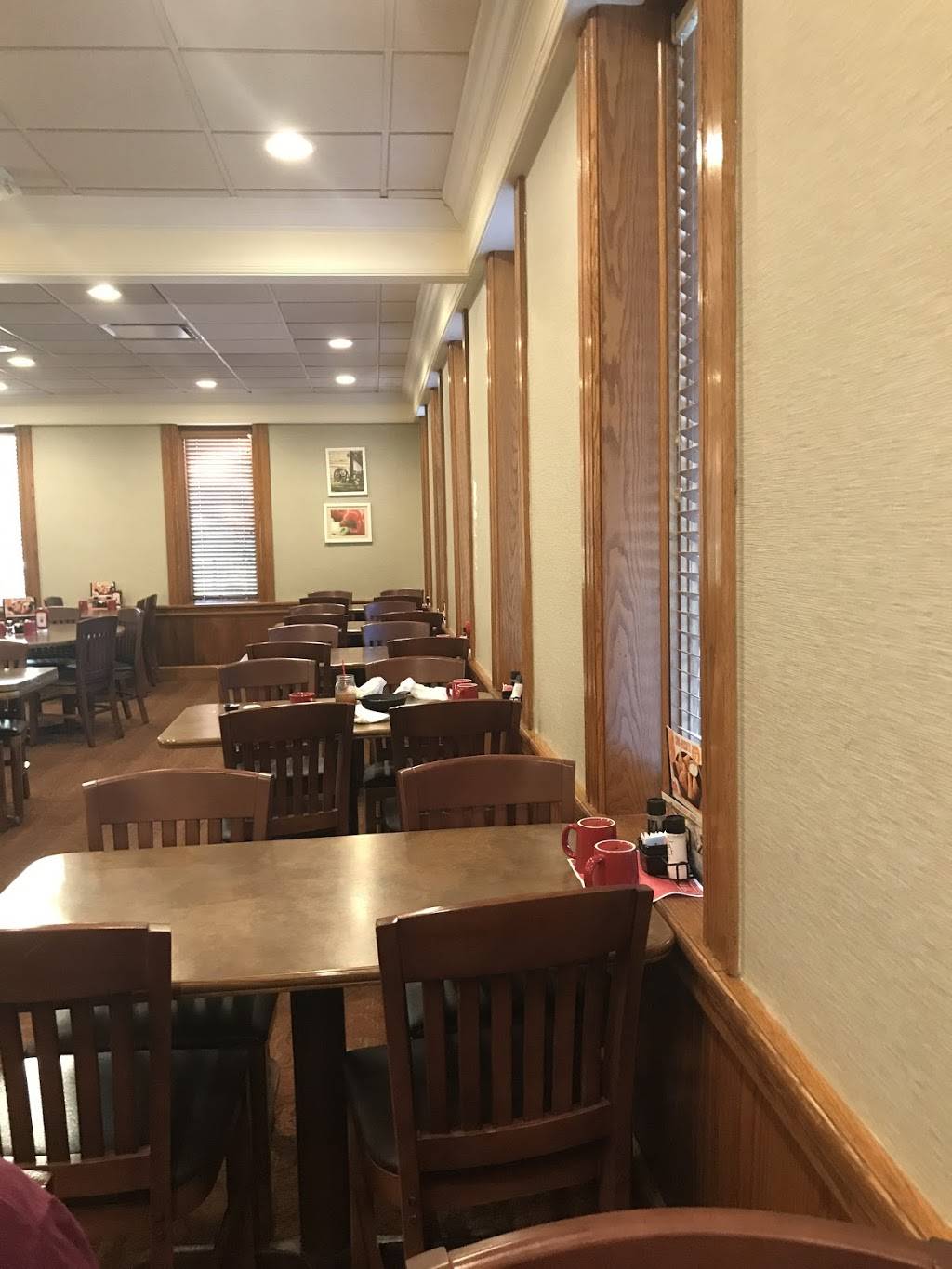 Bob Evans | meal takeaway | 9634 Mall Loop, Fairmont, WV 26554, USA | 3043669735 OR +1 304-366-9735