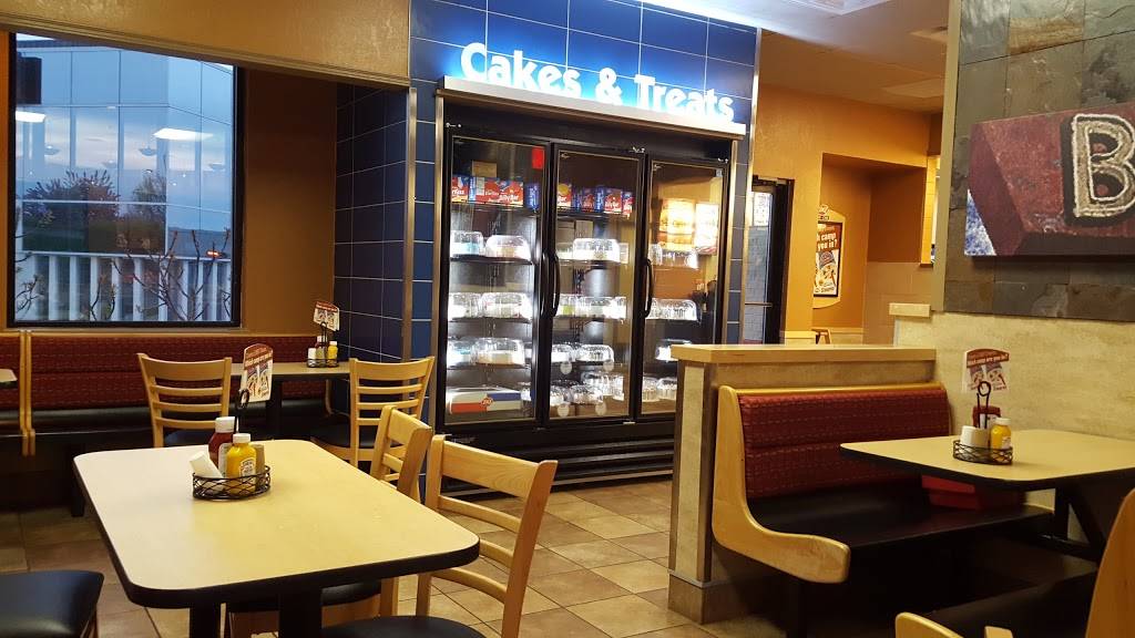 Dairy Queen Grill & Chill | restaurant | 13945 Gold Cir, Omaha, NE 68144, USA | 4023308488 OR +1 402-330-8488