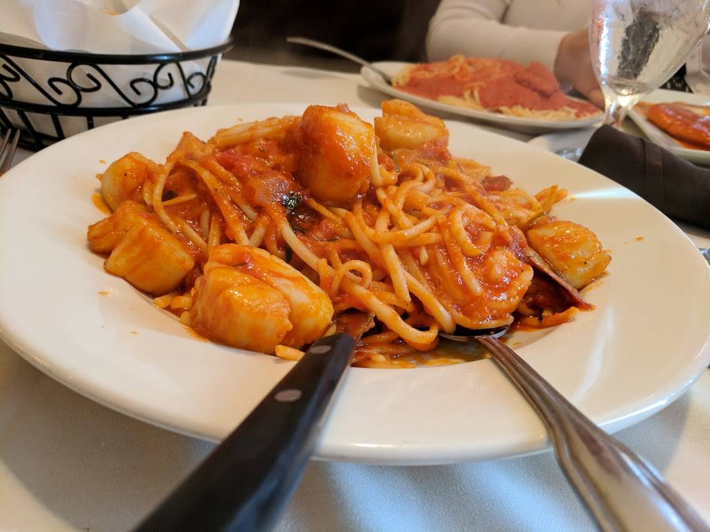 Trattoria Amalfi | restaurant | 385 S Broadway, Salem, NH 03079, USA | 6038935773 OR +1 603-893-5773