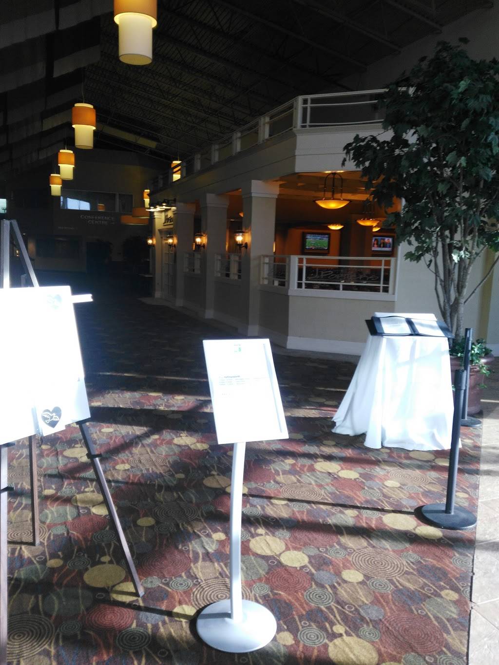 J Porters | restaurant | 5353 Gateway Center, Flint, MI 48507, USA | 8102321373 OR +1 810-232-1373