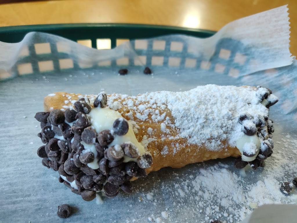 Elius Hole in the Wall | restaurant | 398 Fletcher St, Lowell, MA 01854, USA | 9784553897 OR +1 978-455-3897