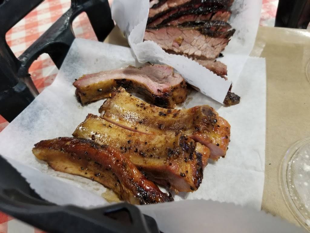 Rudys "Country Store" and Bar-B-Q | restaurant | 844 TX-337 Loop, New Braunfels, TX 78130, USA | 8306093337 OR +1 830-609-3337