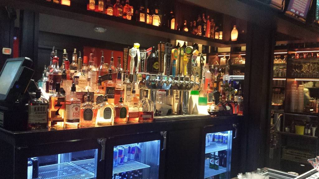 Village Inn Pizza Parlor | restaurant | 2215 44th St SE, Grand Rapids, MI 49508, USA | 6162811444 OR +1 616-281-1444