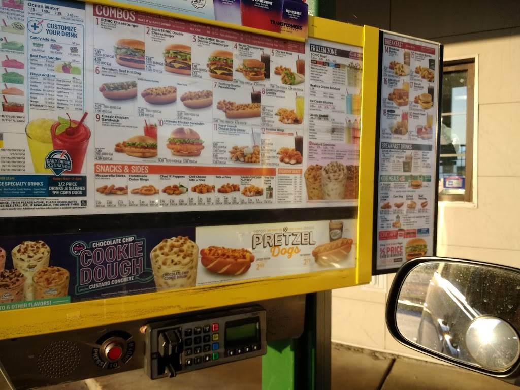 Sonic Drive-In | restaurant | 665 Wayne Rd, Savannah, TN 38372, USA | 7319255552 OR +1 731-925-5552