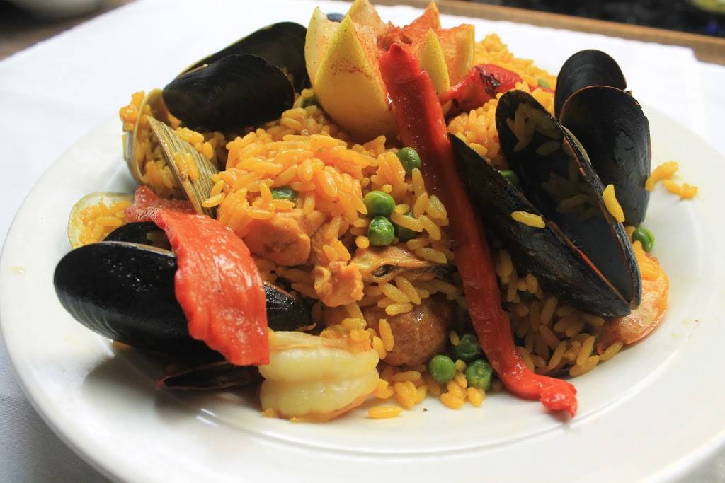 Tequilas | restaurant | 733 Lakewood Rd, Waterbury, CT 06704, USA | 2035275628 OR +1 203-527-5628