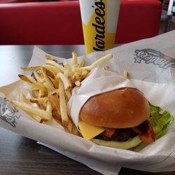 Hardees | restaurant | 528 S State St, Jerseyville, IL 62052, USA | 6184983412 OR +1 618-498-3412
