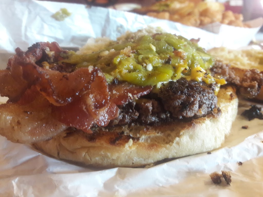 Realburger | restaurant | 2641 1/2 Cerrillos Rd, Santa Fe, NM 87505, USA | 5054747325 OR +1 505-474-7325
