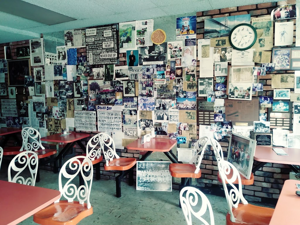 Mom & Ricos Specialty Market | restaurant | 899 Main St, Springfield, MA 01103, USA | 4137328941 OR +1 413-732-8941