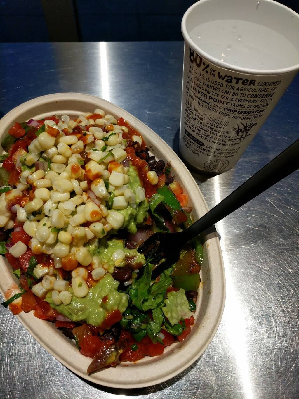 Chipotle Mexican Grill | restaurant | 3232 S 27th St, Milwaukee, WI 53215, USA | 4143891380 OR +1 414-389-1380