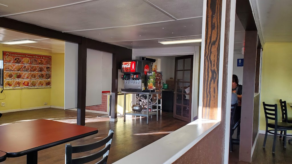 Arnulfos Mexican Food #3 | restaurant | 16056 Pierce Ferry Rd, Dolan Springs, AZ 86441, USA | 7029837833 OR +1 702-983-7833