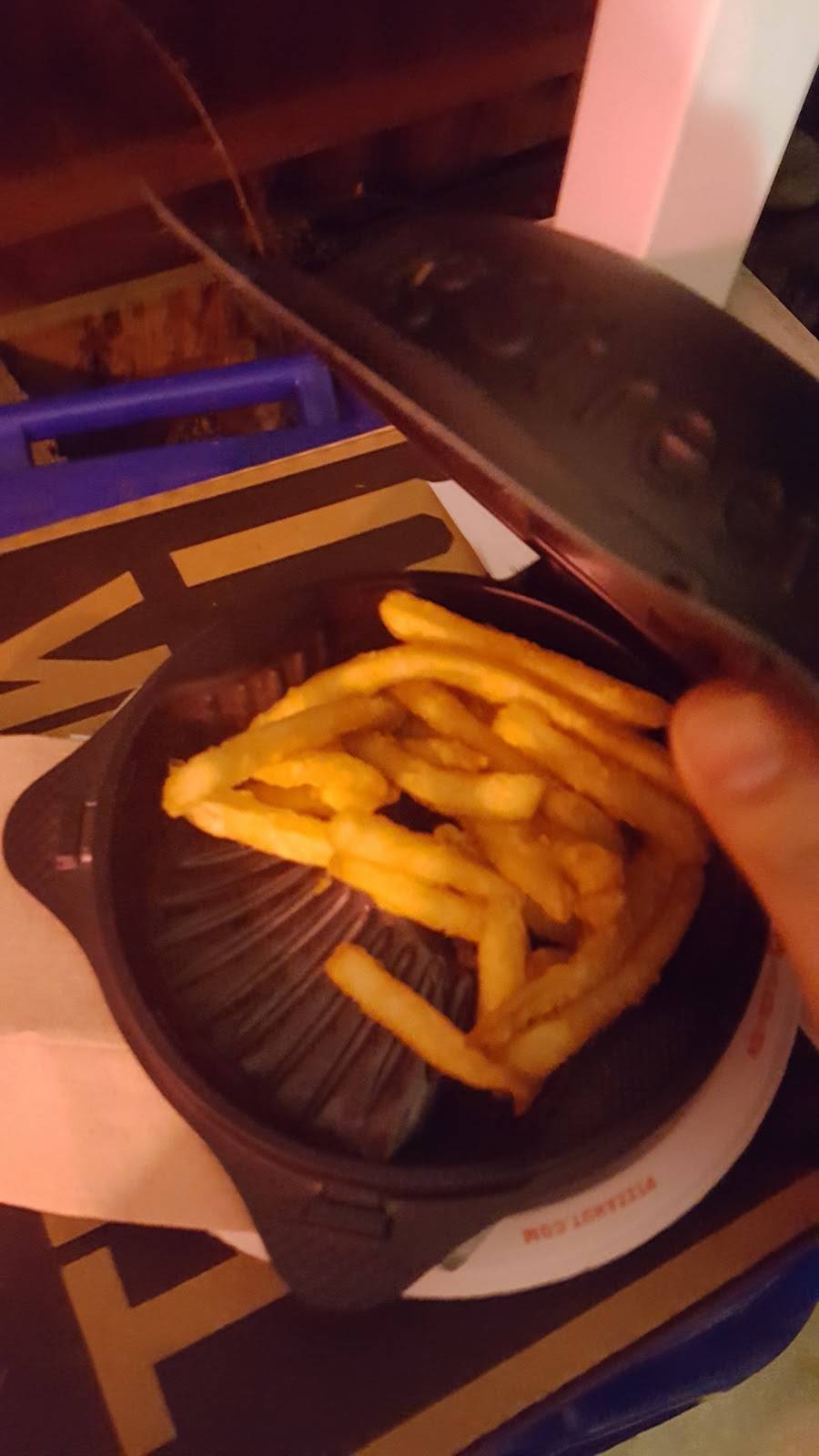 Pizza Hut | meal delivery | 7901 SE Powell Blvd, Portland, OR 97206, USA | 5037742749 OR +1 503-774-2749