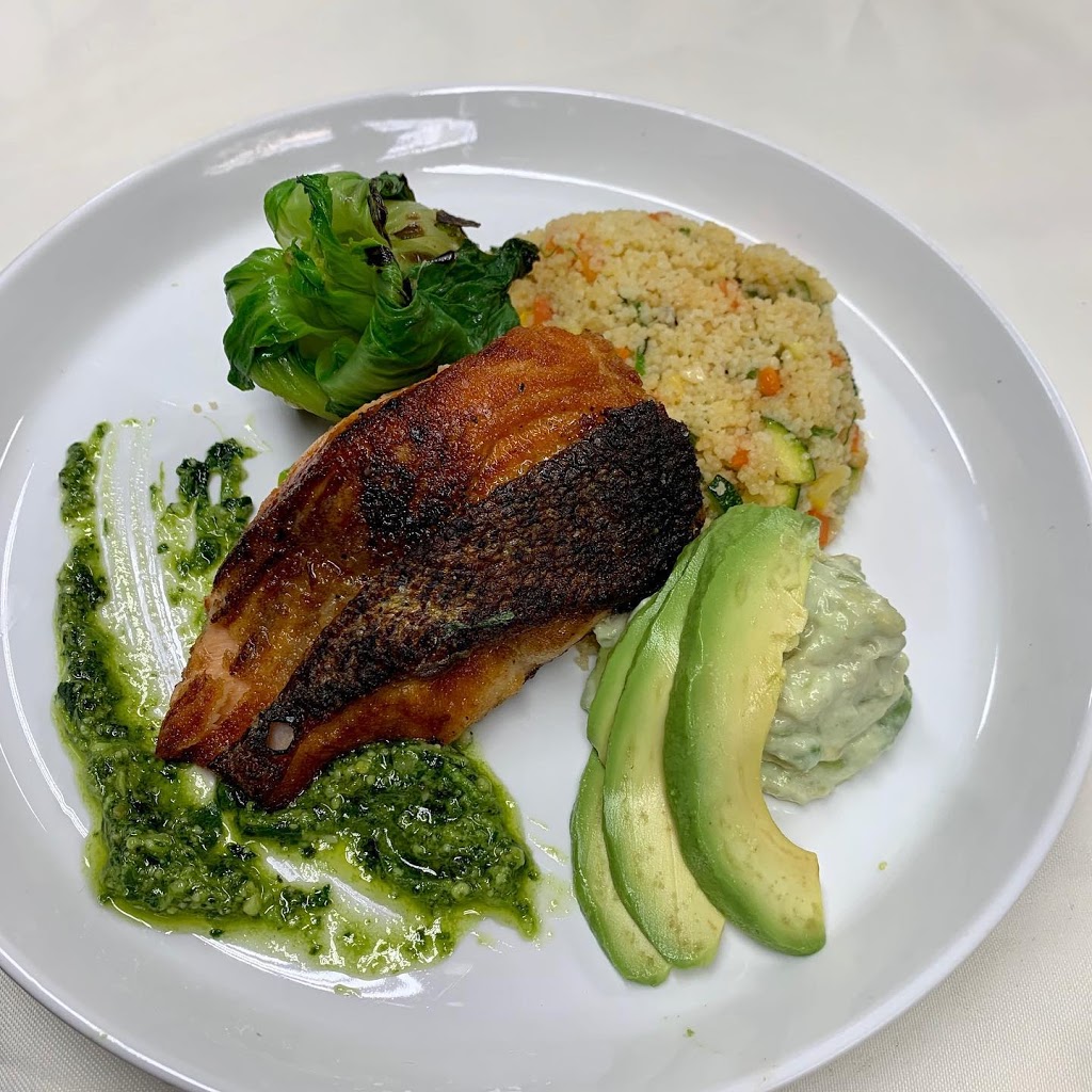 The Metropolitan Restaurant & Bar | restaurant | 3 Pratt Blvd, Glen Cove, NY 11542, USA | 5168064111 OR +1 516-806-4111