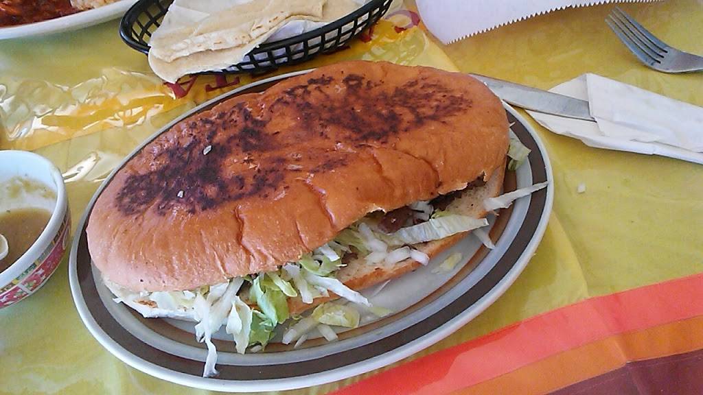 La Tia Mexican Food | restaurant | 1608 E Harry St, Wichita, KS 67211, USA | 3164408390 OR +1 316-440-8390