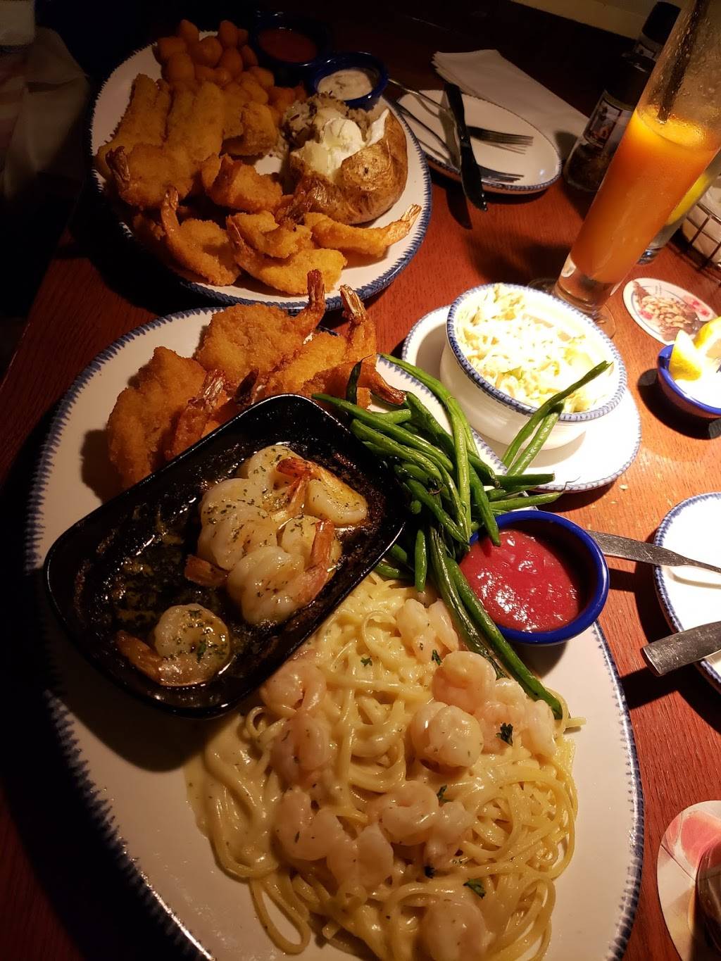 Red Lobster | restaurant | 1403 S Alma School Rd, Fiesta Mall, Mesa, AZ 85210, USA | 4806108701 OR +1 480-610-8701