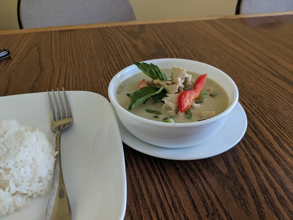 Champa Thai Food | restaurant | 193 King Edward Ave, Ottawa, ON K1N 7L4, Canada | 6133214122 OR +1 613-321-4122