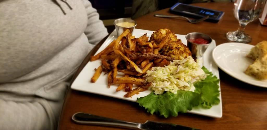 Alexandras Restaurant | restaurant | 2700 Turf Valley Rd, Ellicott City, MD 21042, USA | 4104802400 OR +1 410-480-2400