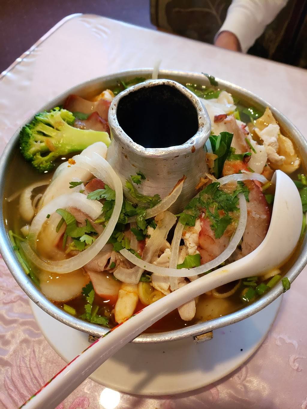 Song Long Restaurant | restaurant | 1737 Section Rd, Cincinnati, OH 45237, USA | 5133517631 OR +1 513-351-7631