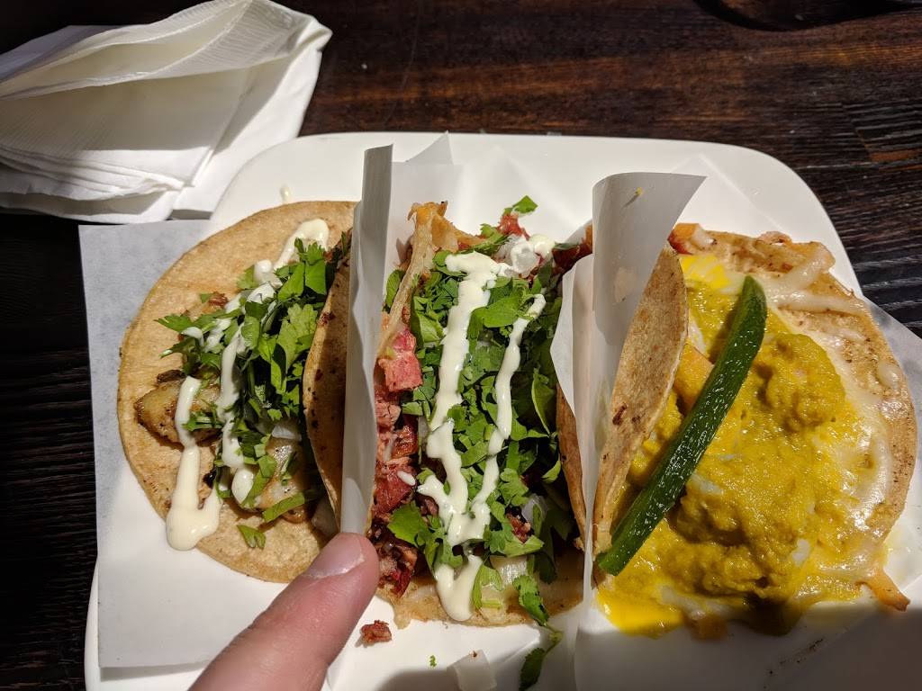 Serranos Street Tacos & Bar | restaurant | 624 E St, San Diego, CA 92101, USA | 6197951930 OR +1 619-795-1930