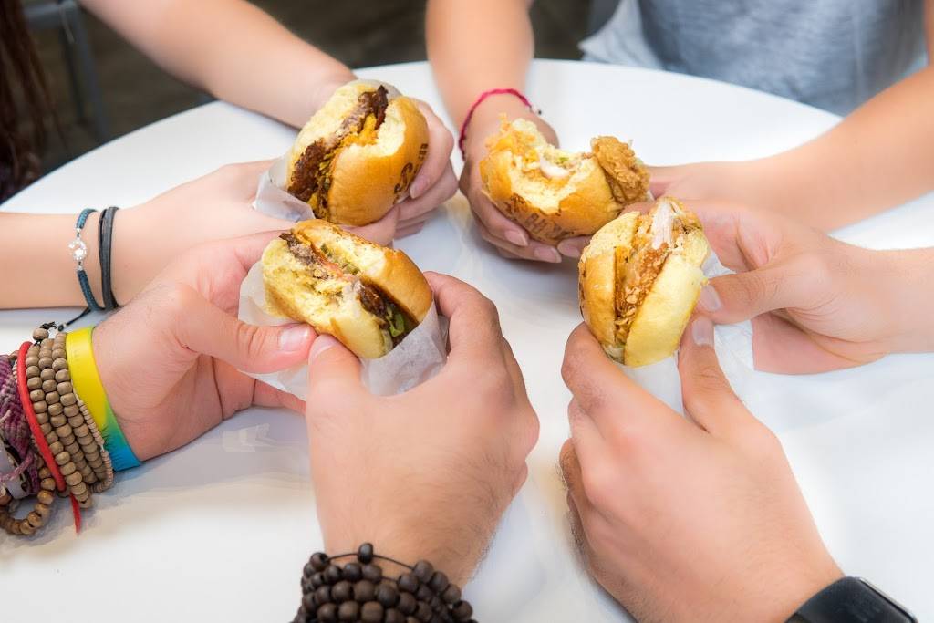 Rock House Sliders | restaurant | 7950 Sunset Blvd #103, Los Angeles, CA 90046, USA | 3239526016 OR +1 323-952-6016