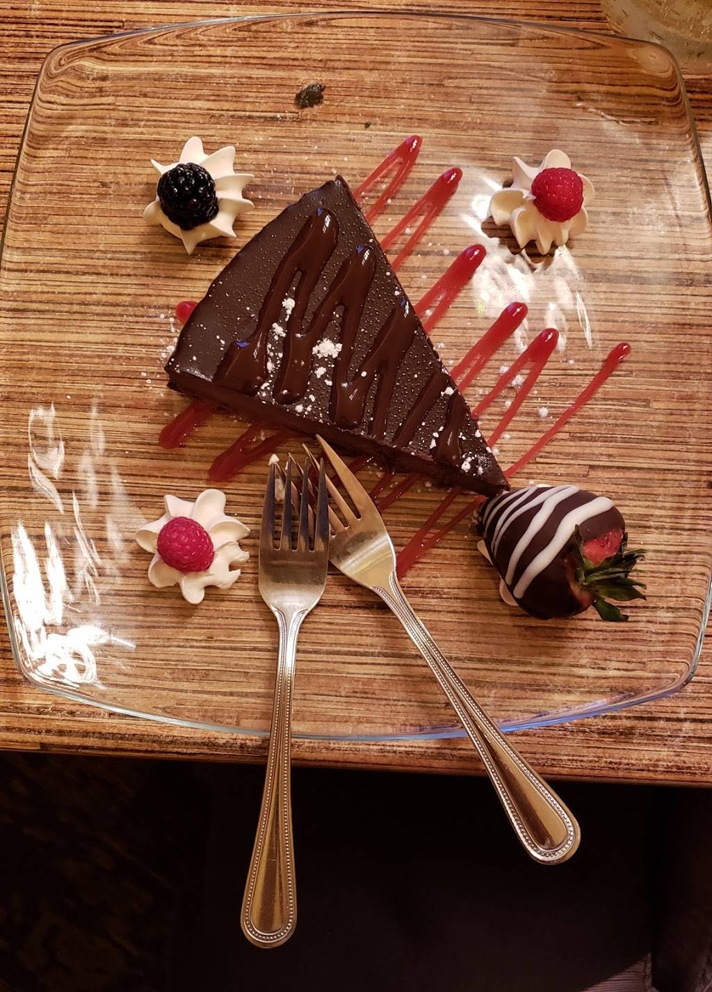 Villa Dolce | restaurant | 1828 Parmenter St, Middleton, WI 53562, USA | 6088330033 OR +1 608-833-0033