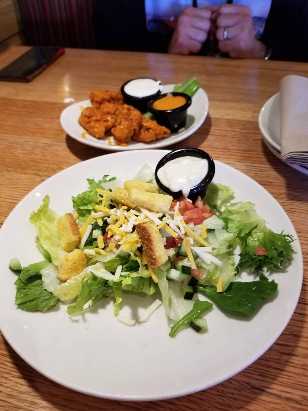Applebees Grill + Bar | restaurant | 24872 Madison Ave, Murrieta, CA 92562, USA | 9518941846 OR +1 951-894-1846