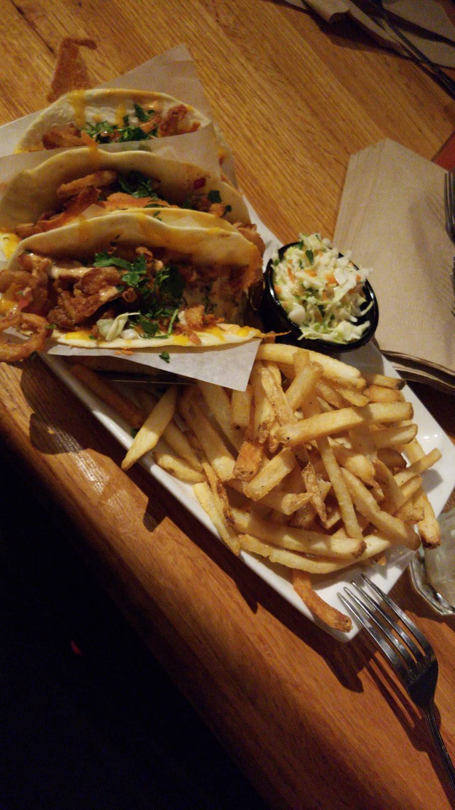 Applebees Grill + Bar | restaurant | 1126 Green Acres Mall, Valley Stream, NY 11581, USA | 5168727200 OR +1 516-872-7200