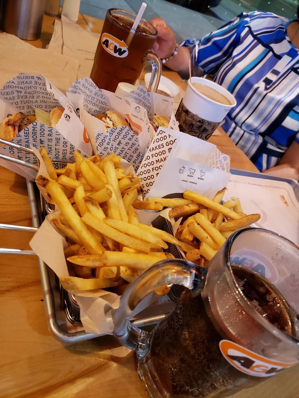 A&W Canada | restaurant | 77 Billy Bishop Way B7, North York, ON M3K 0C2, Canada | 4166367274 OR +1 416-636-7274