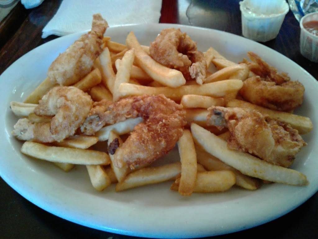 Viks Wheelhouse Bar & Grill | restaurant | 295 Mare Island Way, Vallejo, CA 94590, USA | 7076481966 OR +1 707-648-1966