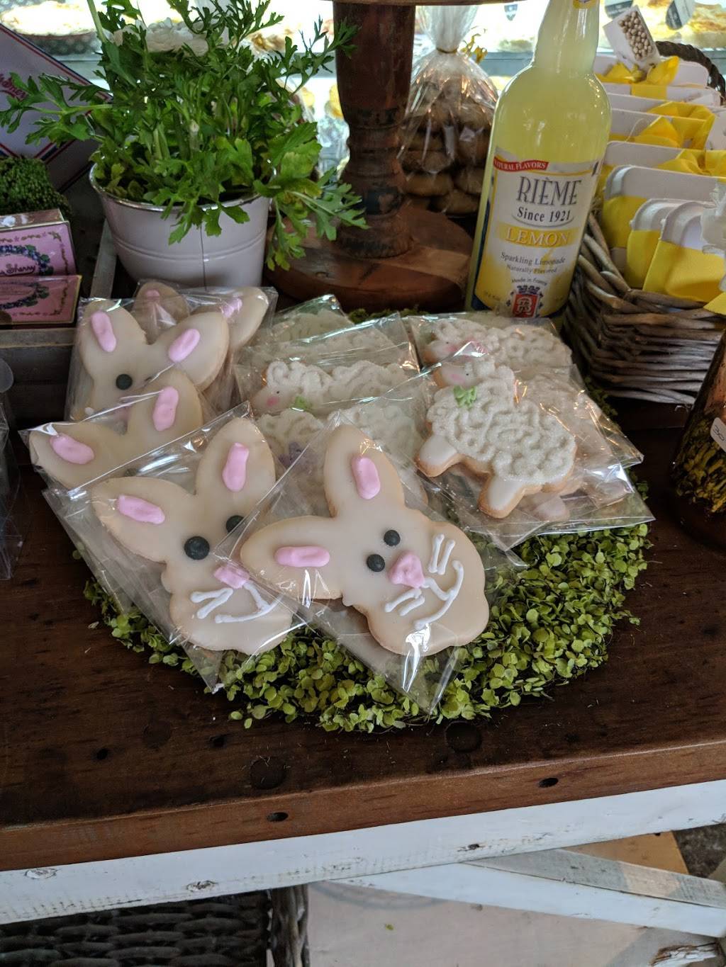 The French Market | cafe | 114 E River Rd, Rumson, NJ 07760, USA | 7325301692 OR +1 732-530-1692