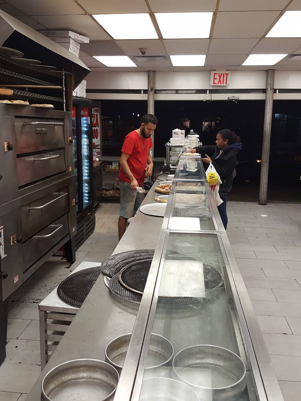 2 Bros Pizza | restaurant | 113 E 125th St, New York, NY 10035, USA | 2122391117 OR +1 212-239-1117